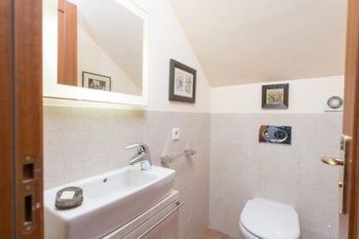 Room 3 of 45