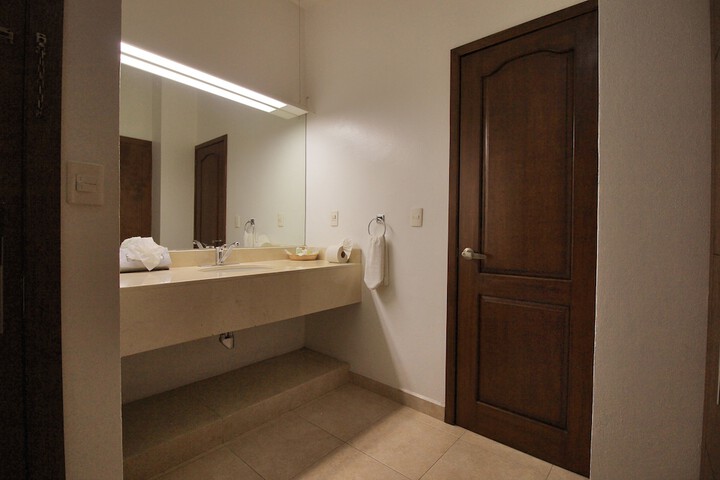 Room 18 of 35