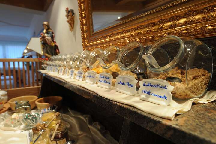 Breakfast/Coffee Service 30 of 48