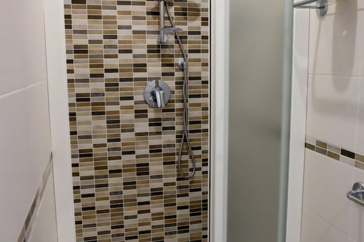 Room 50 of 119