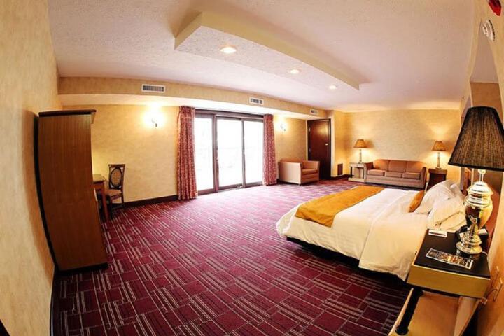 2 Double Bed Mobility Accessible (4 of 5)
