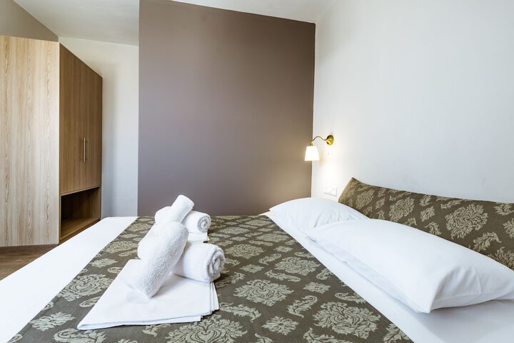 Room 12 of 62