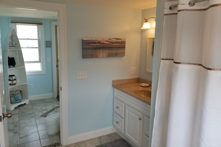 Room 103 of 190