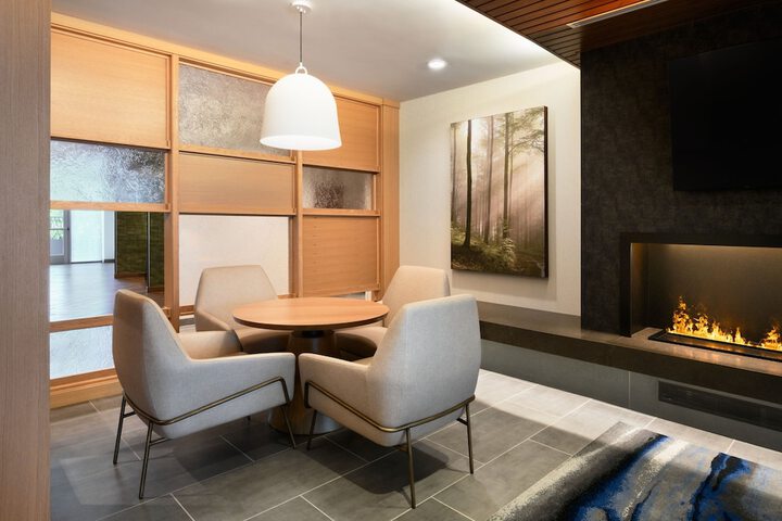 Lobby lounge