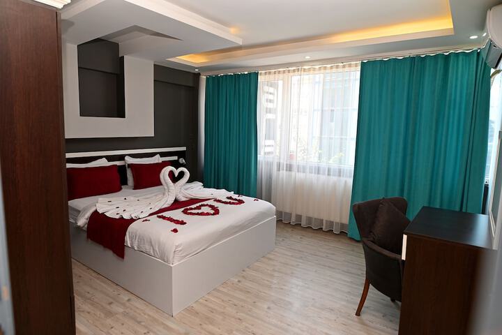 Room 3 of 18
