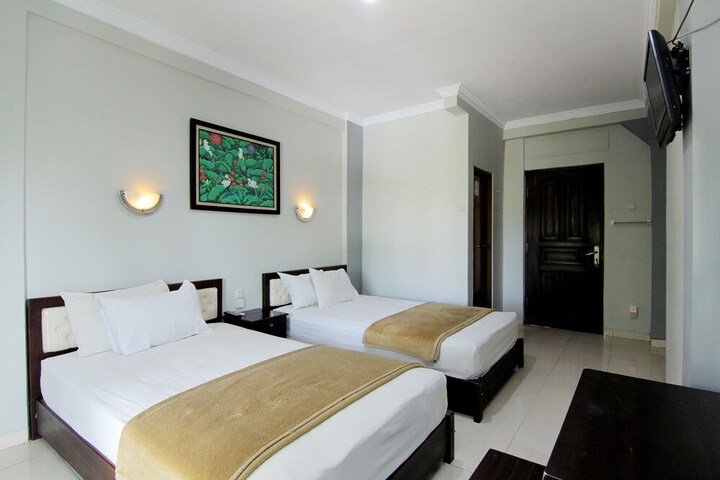 Room 12 of 33