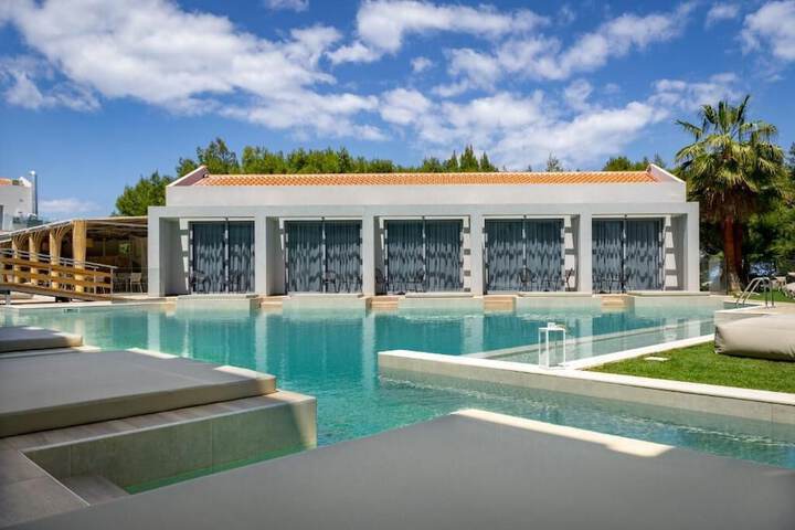 Pool 10 of 20