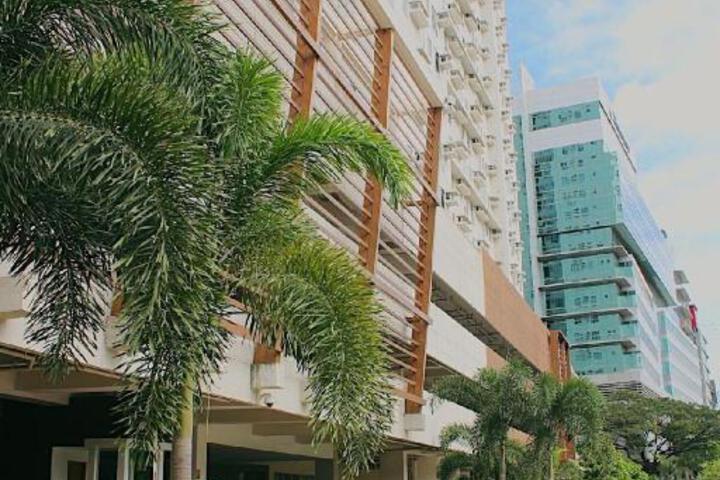 Comfortable 2bedroom with pool Avida Tower IT Park