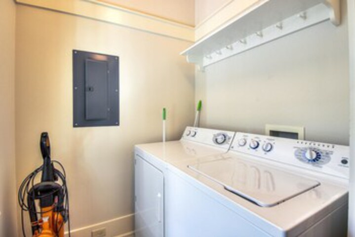Room 9 of 21