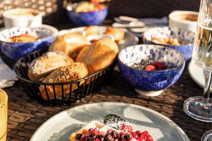 Breakfast/Coffee Service 111 of 130