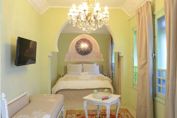 Room 13 of 72