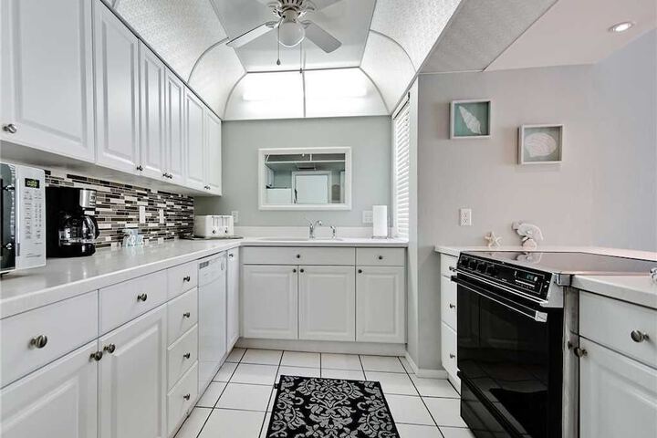 Bay Oaks D 22 Heated Pool Access Wifi Siesta Key in Sarasota, FL