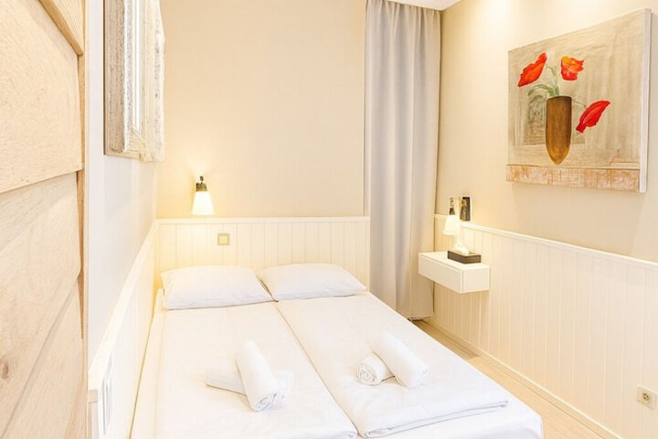 Room 43 of 94