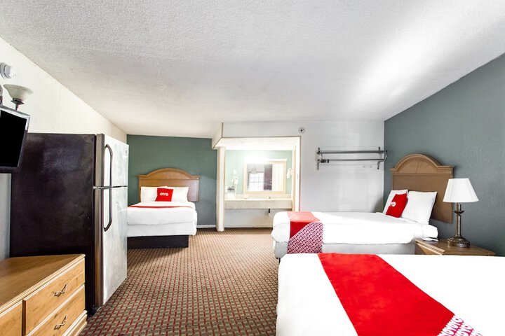 Room 12 of 28