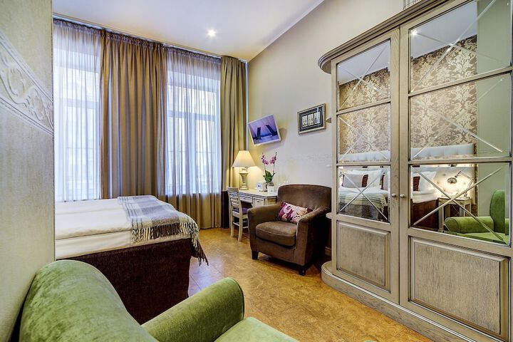 Room 32 of 120