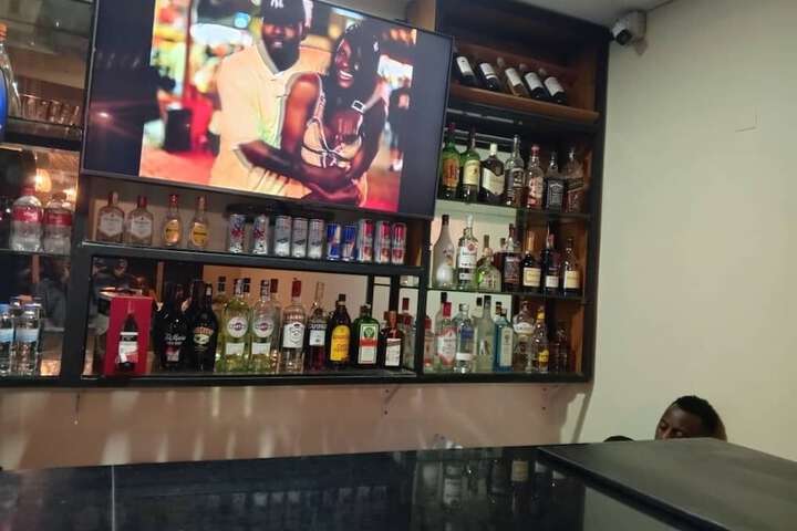 Dining 24 of 37