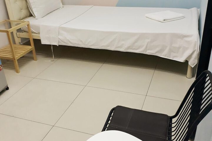 Room 12 of 34