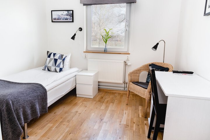 Room 3 of 28