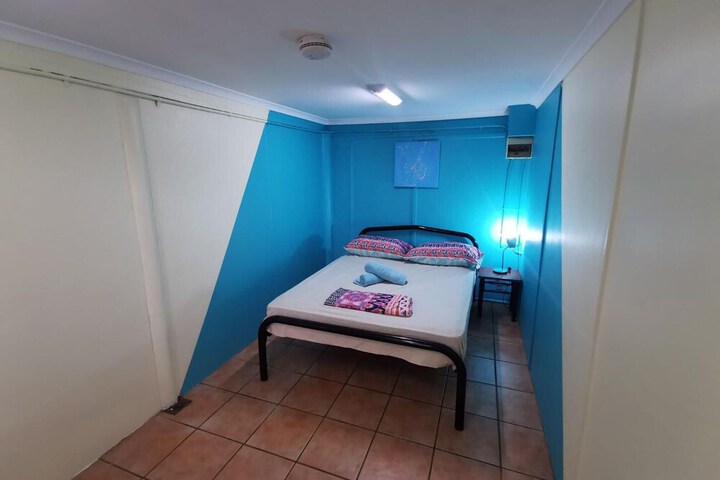 Room 11 of 38