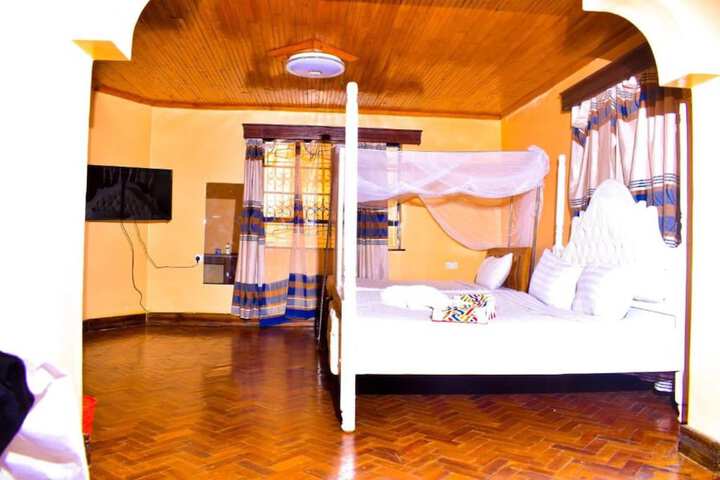 Room 6 of 23