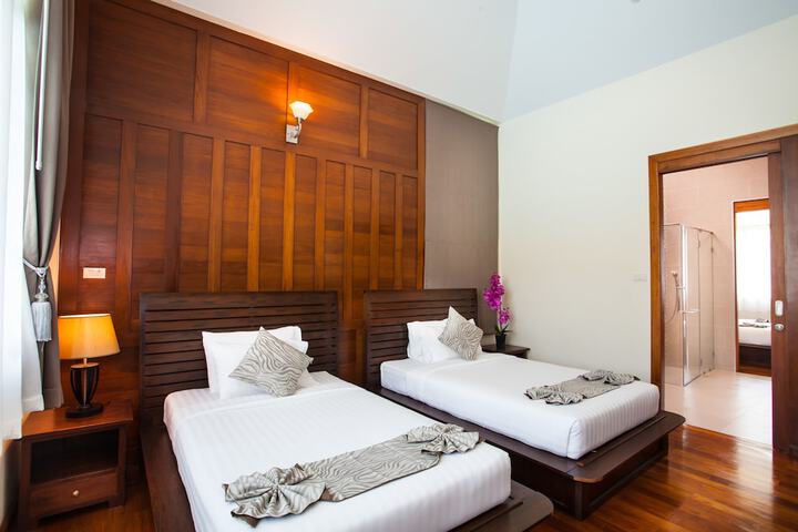 Room 32 of 140
