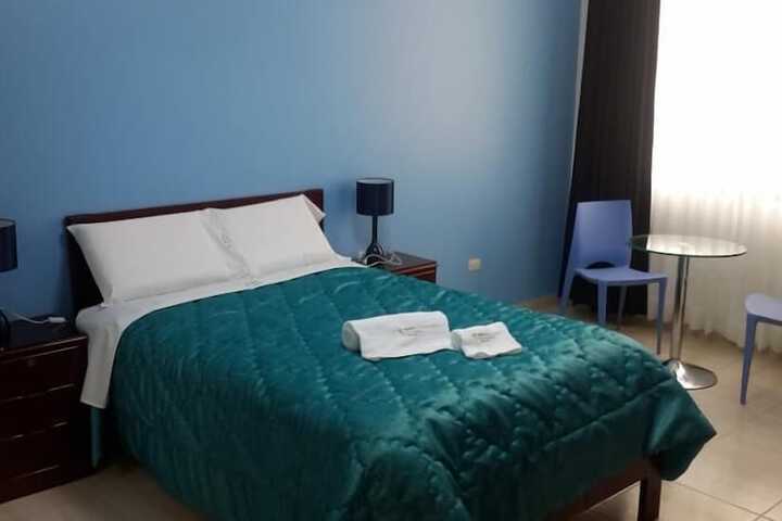 Room 6 of 14