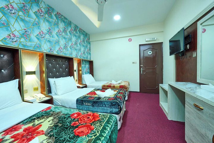 Room 12 of 27