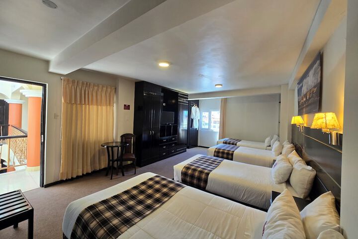 Room 10 of 43