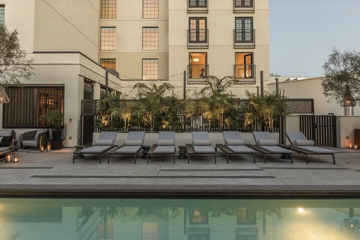 Pool 65 of 111