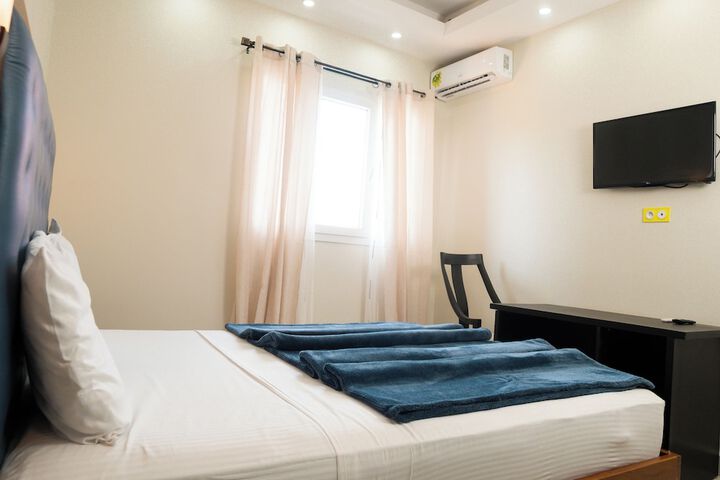 Room 7 of 19