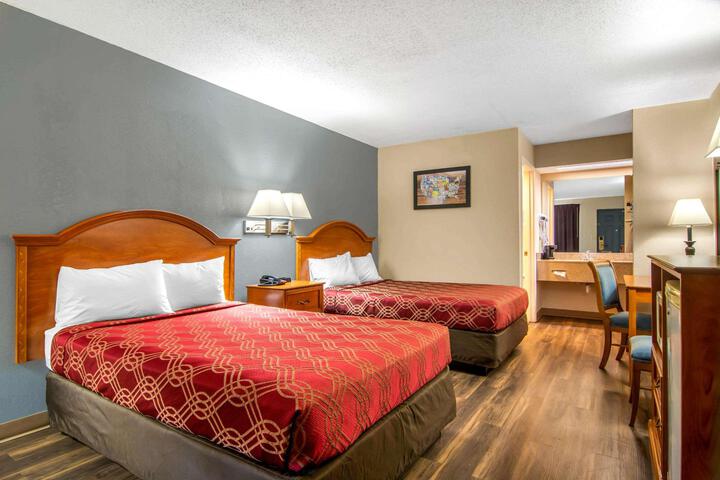 Standard Room, King or Two Doubles (2 of 2)