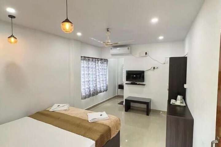 Room 7 of 26