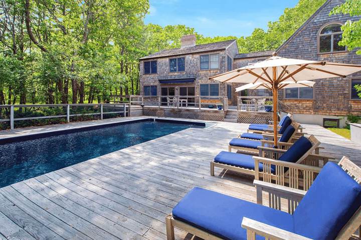 Pool 21 of 26