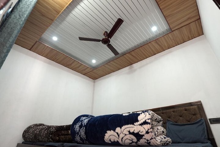 Room 8 of 26