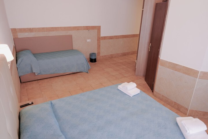 Room 34 of 63