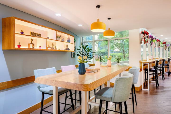 Dining 120 of 178