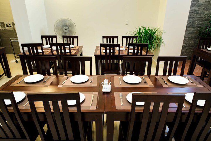Dining 82 of 104