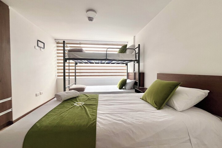 Room 8 of 10
