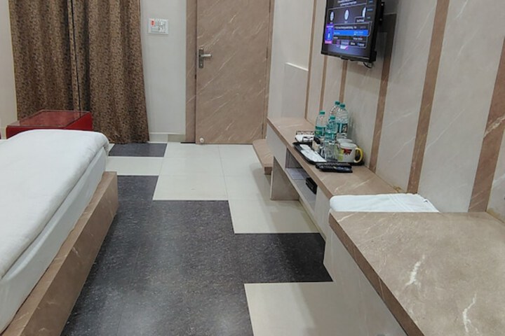 Room 7 of 20