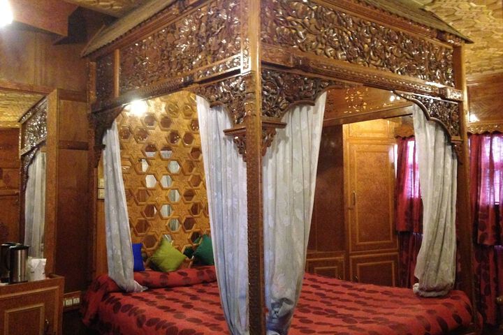 Room 10 of 36