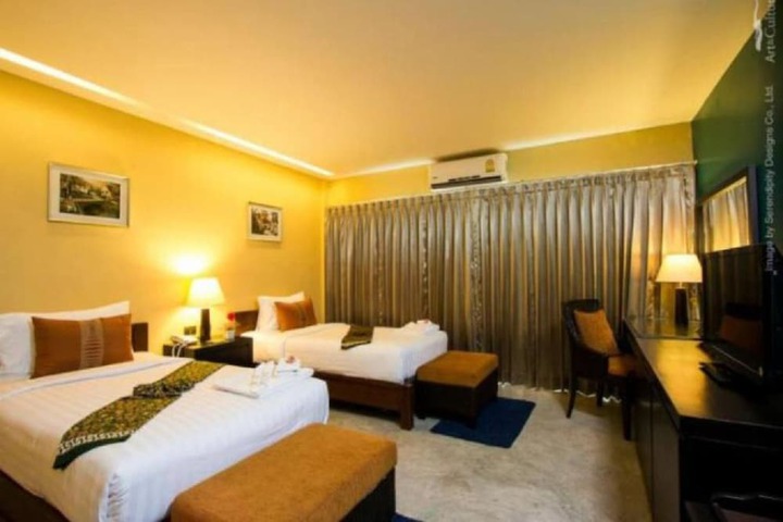 Room 72 of 124
