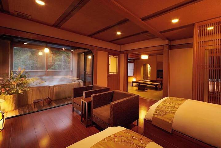 Room 15 of 52