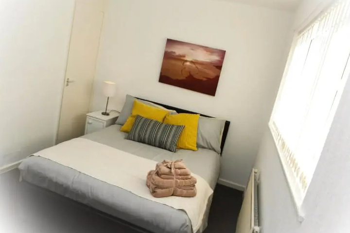 Room 4 of 6