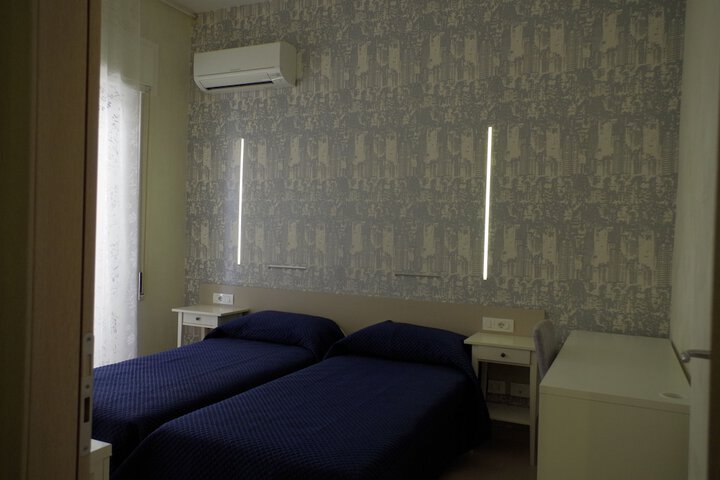 Room 27 of 79