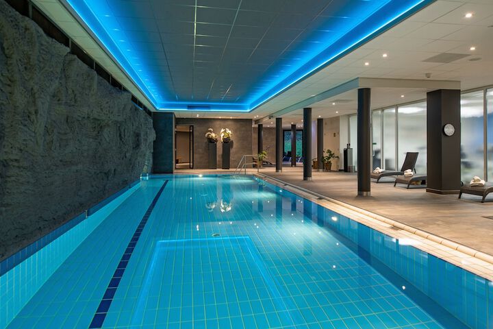 Hotel Pool