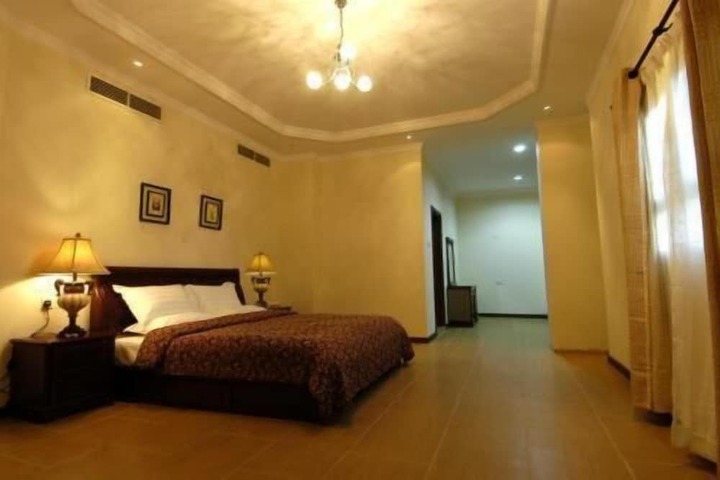Room 7 of 11