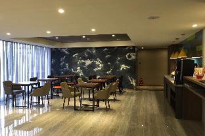 Hotel Interior 5 of 23
