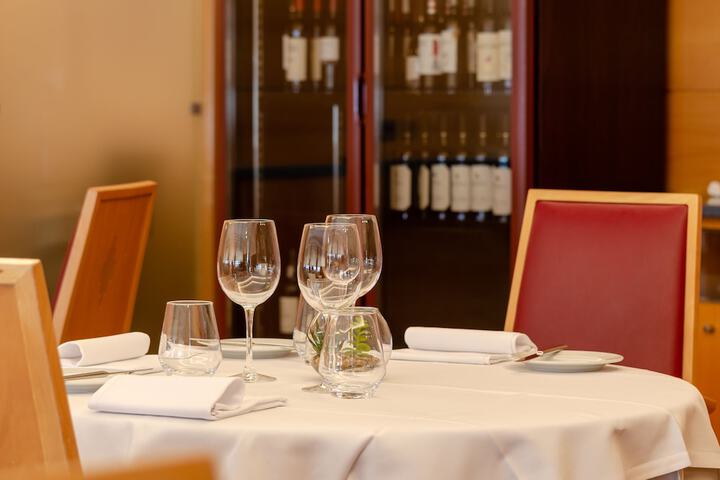 Dining 68 of 81
