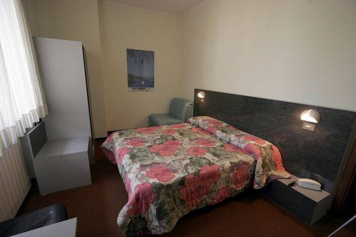 Room 17 of 25