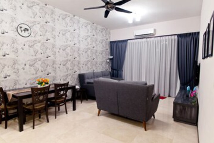 Room 32 of 60
